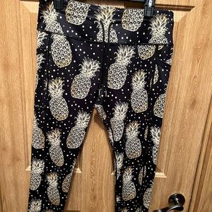 CVG Fineapple Capris